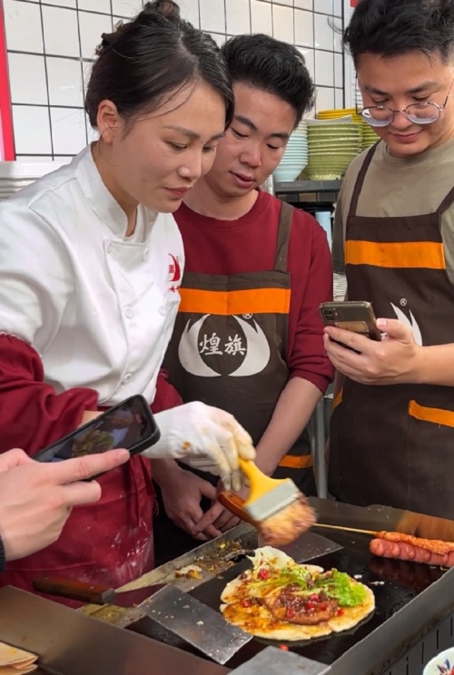 煌旗手抓饼培训现场