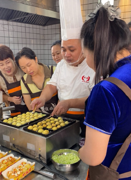 章鱼小丸子煌旗培训现场