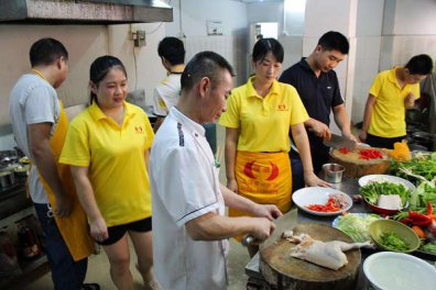 东莞什么地方能学鸡煲王技术